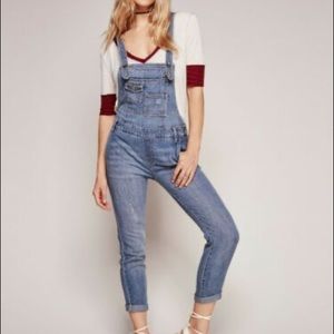 Free People overalls jean light blue color size 26 jumpsuit skinny